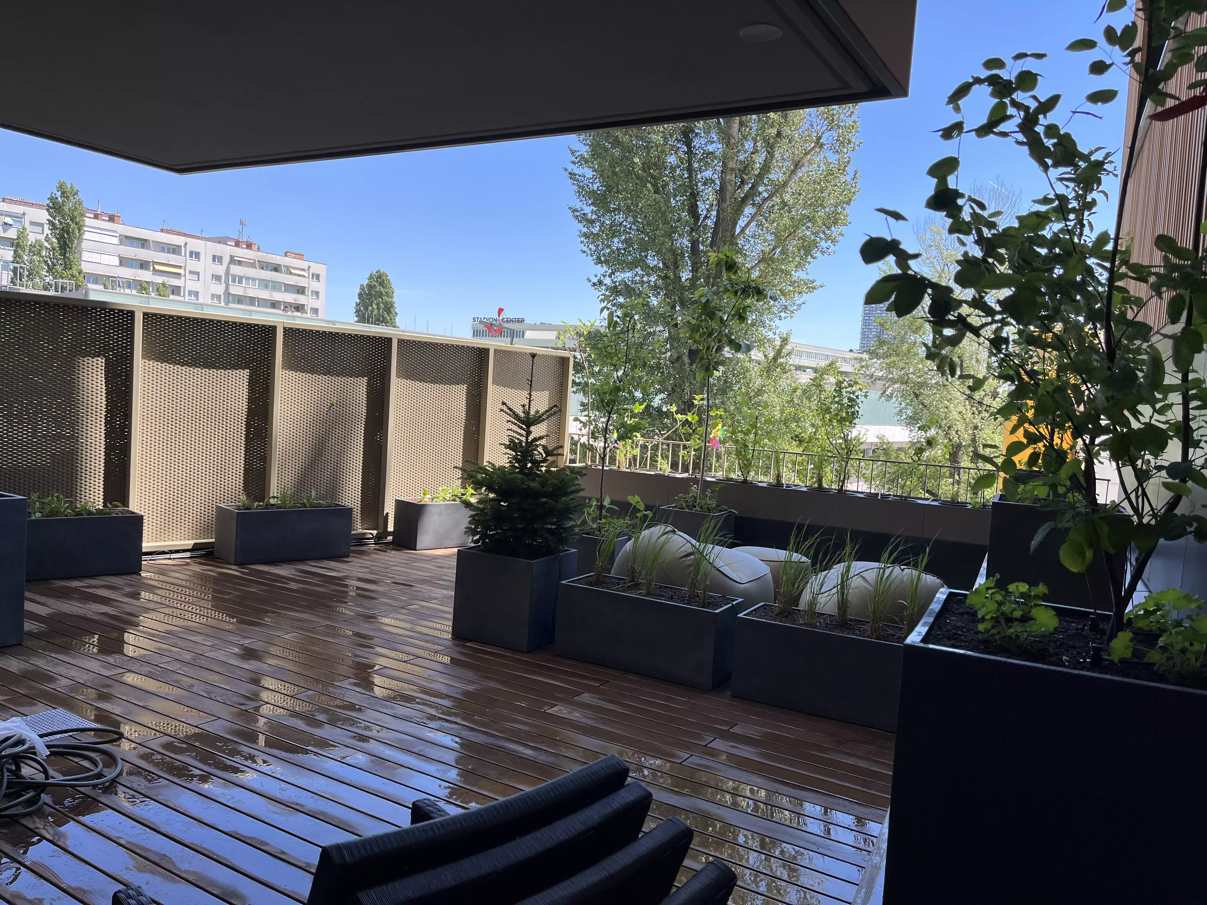 Terrasse im 23 Bezirk, Wien, Ausstattung, beste Qualitaet - volskyi-garden.at